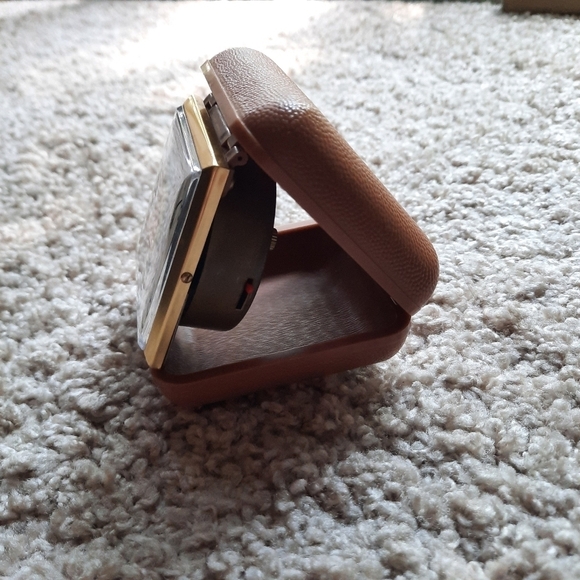 Vintage Westclox Portable Wind-up Travel Alarm Clock tan hard plastic case - Picture 8 of 8